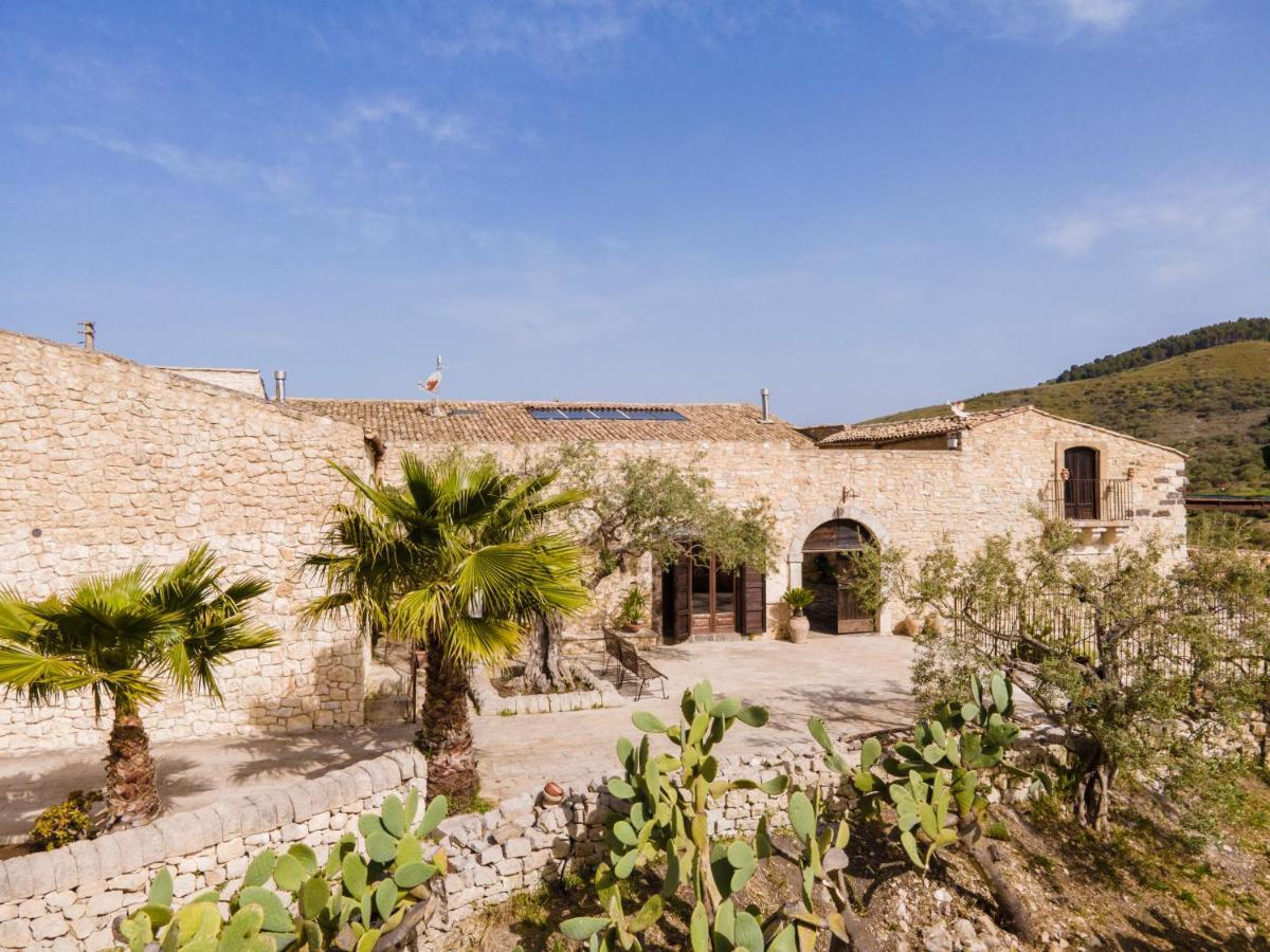 Masseria Fortificata Lo Zafferaneto Buccheri Exterior foto